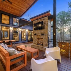 IIII Pines + a Cone: Sleeps 18, Hot Tub, Game Room
