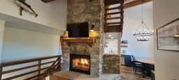 Lakefront Mountain Retreat