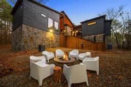 IIII Pines + a Cone: Sleeps 18, Hot Tub, Game Room - Image 2