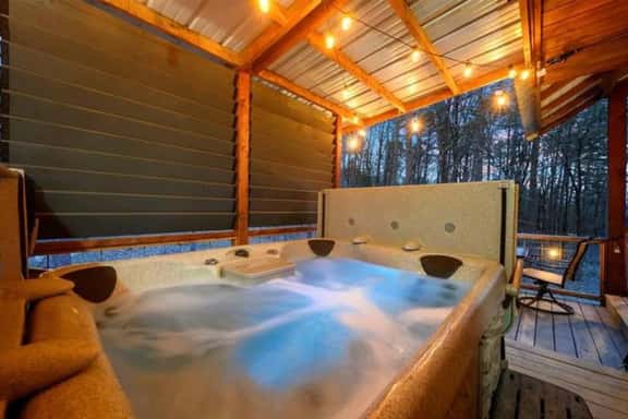 Beaver's Little Lodge I Couples Cabin I Romantic - Image 1
