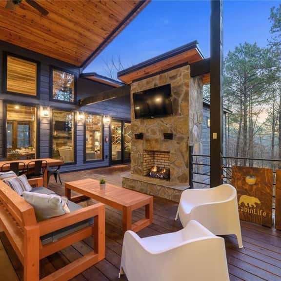 IIII Pines + a Cone: Sleeps 18, Hot Tub, Game Room - Image 1