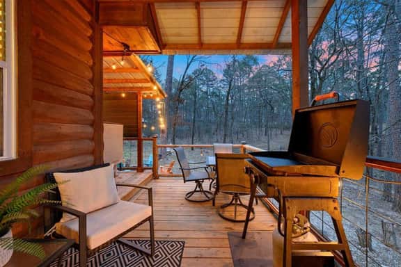 Beaver's Little Lodge I Couples Cabin I Romantic - Image 5