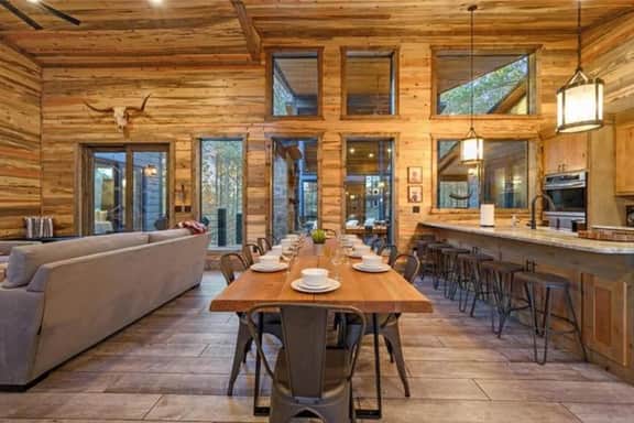 IIII Pines + a Cone: Sleeps 18, Hot Tub, Game Room - Image 5